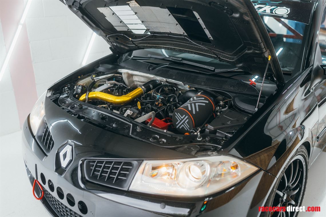 road-legal-track-ready-megane-r26-fia-spec