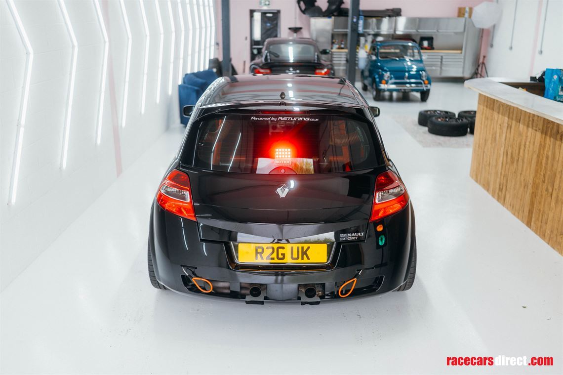 road-legal-track-ready-megane-r26-fia-spec