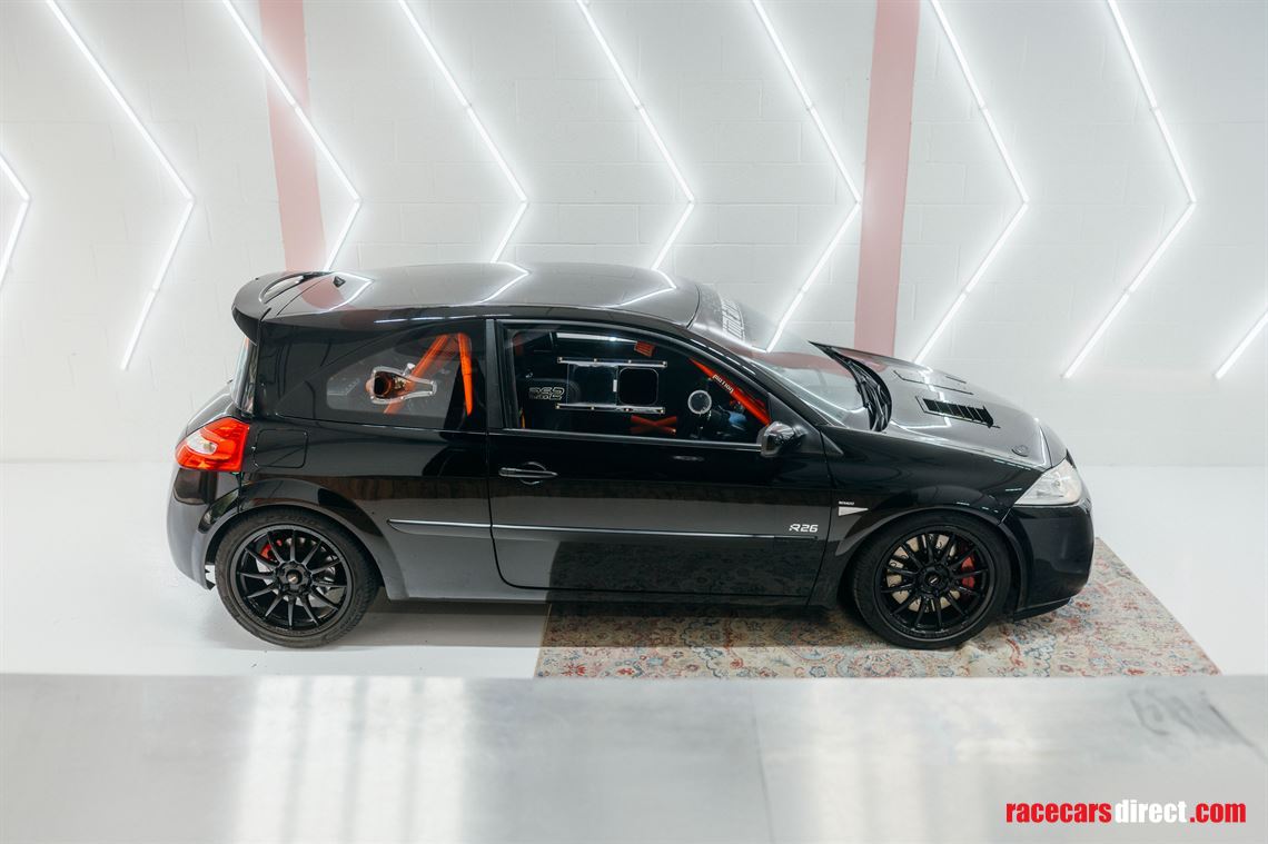 road-legal-track-ready-megane-r26-fia-spec