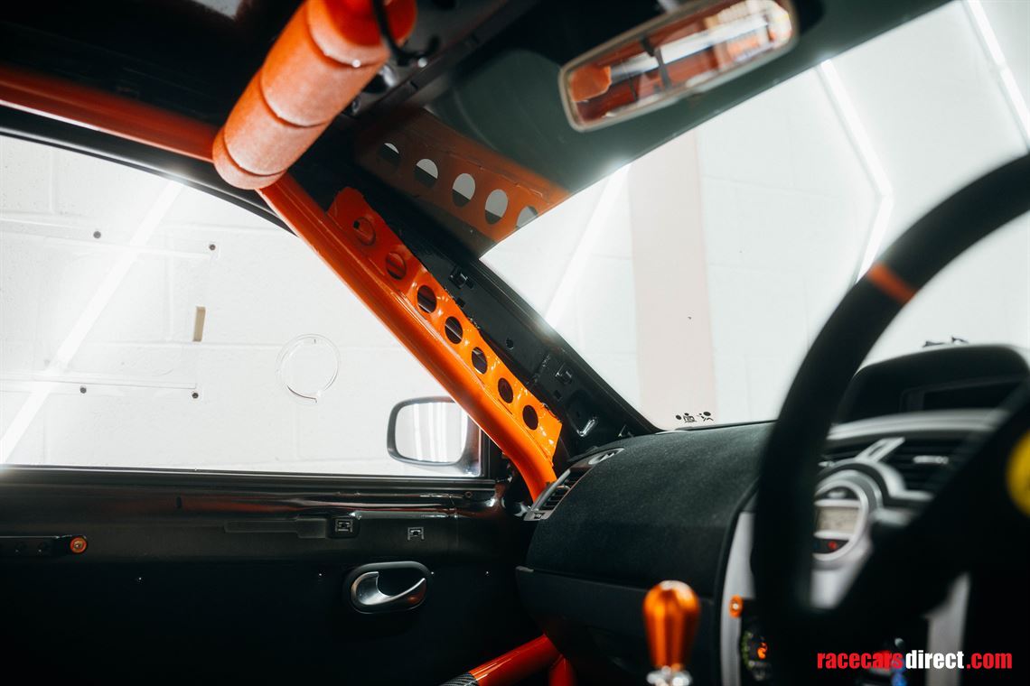 road-legal-track-ready-megane-r26-fia-spec