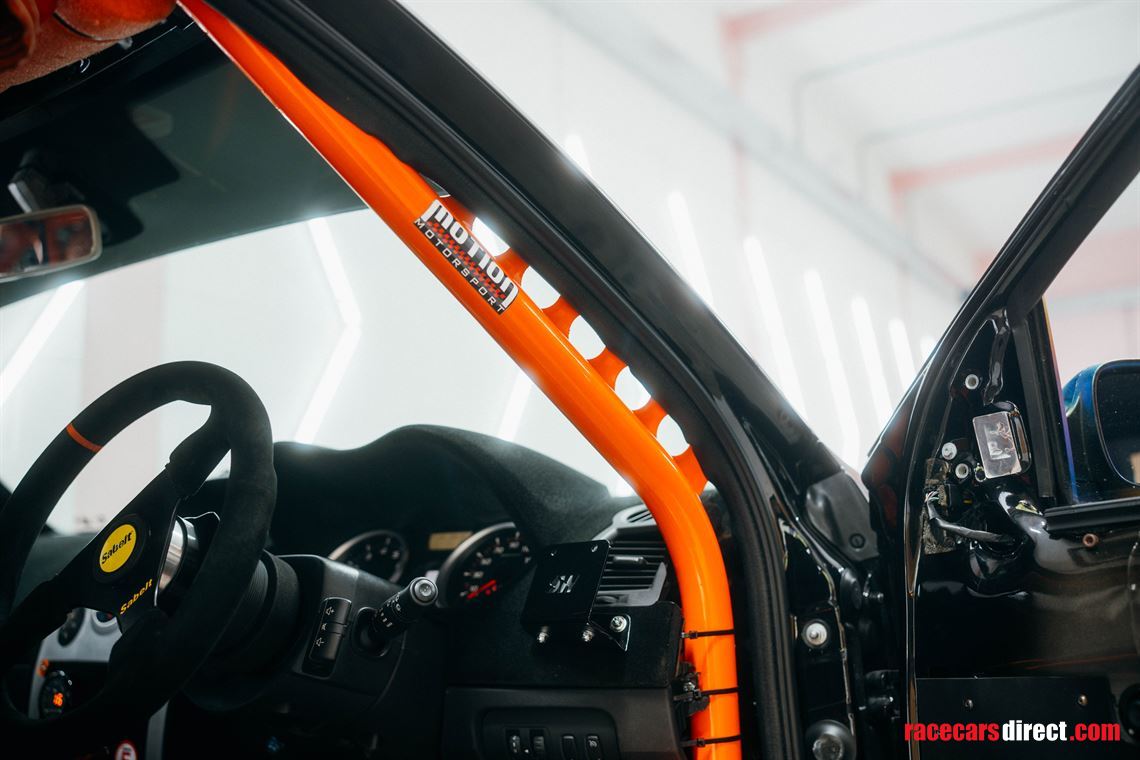 road-legal-track-ready-megane-r26-fia-spec