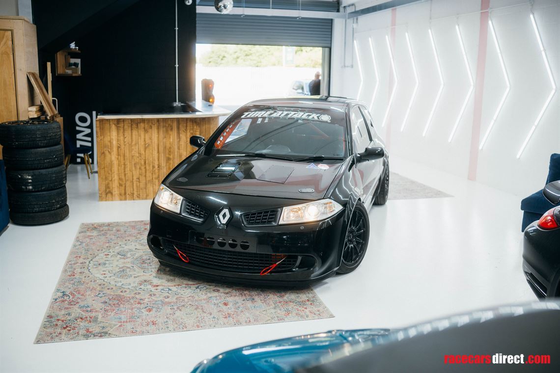 road-legal-track-ready-megane-r26-fia-spec