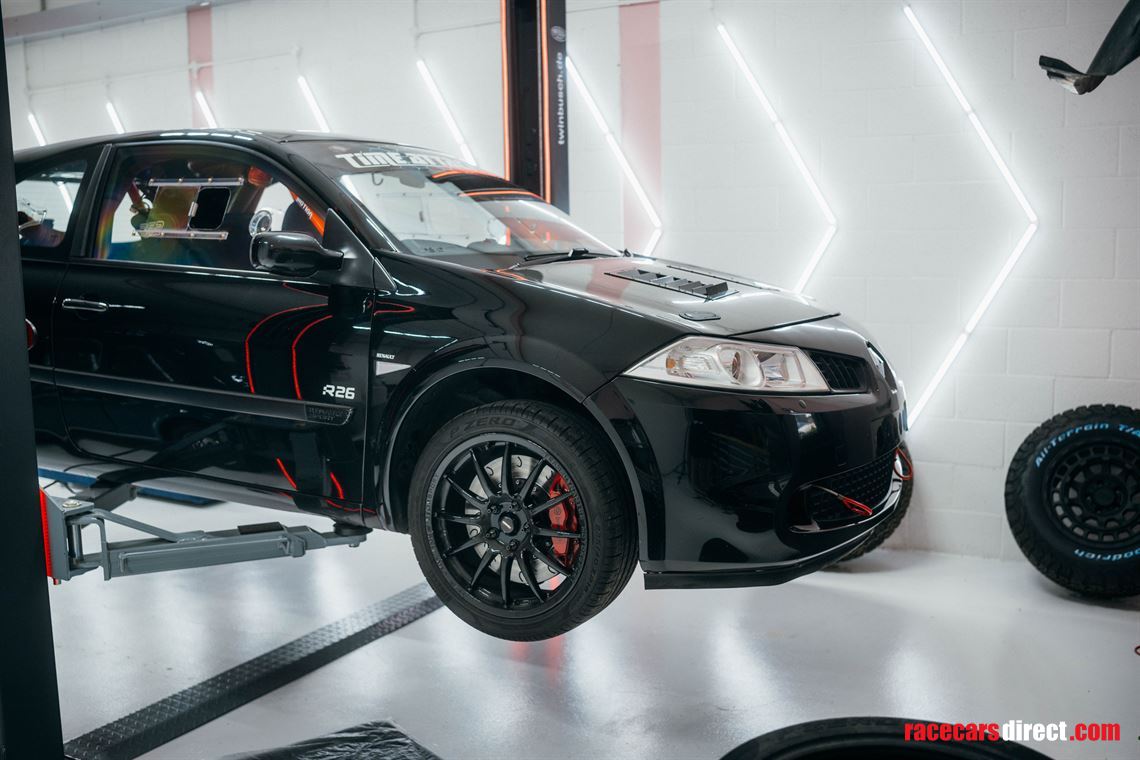 road-legal-track-ready-megane-r26-fia-spec