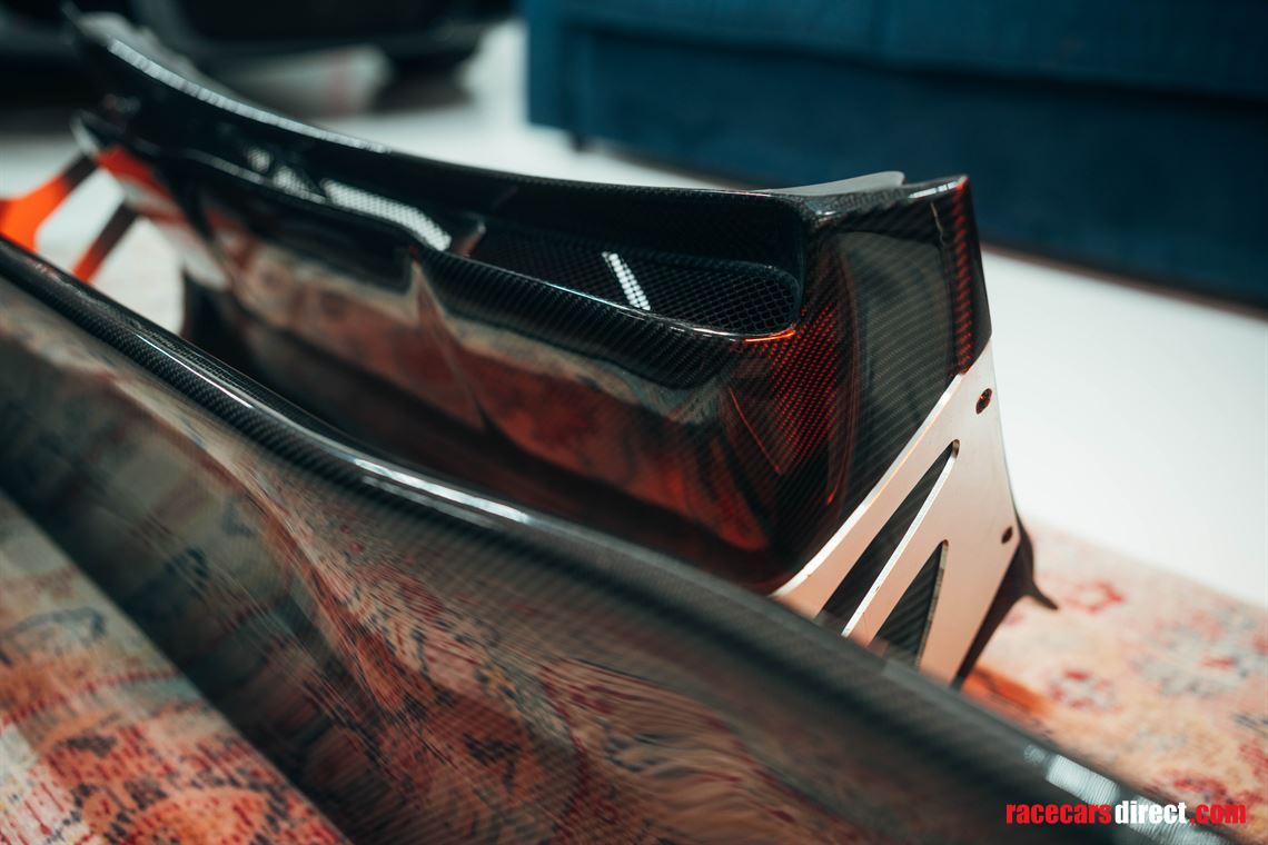 carbon-boot-lid-and-spoiler-for-porsche-911-9