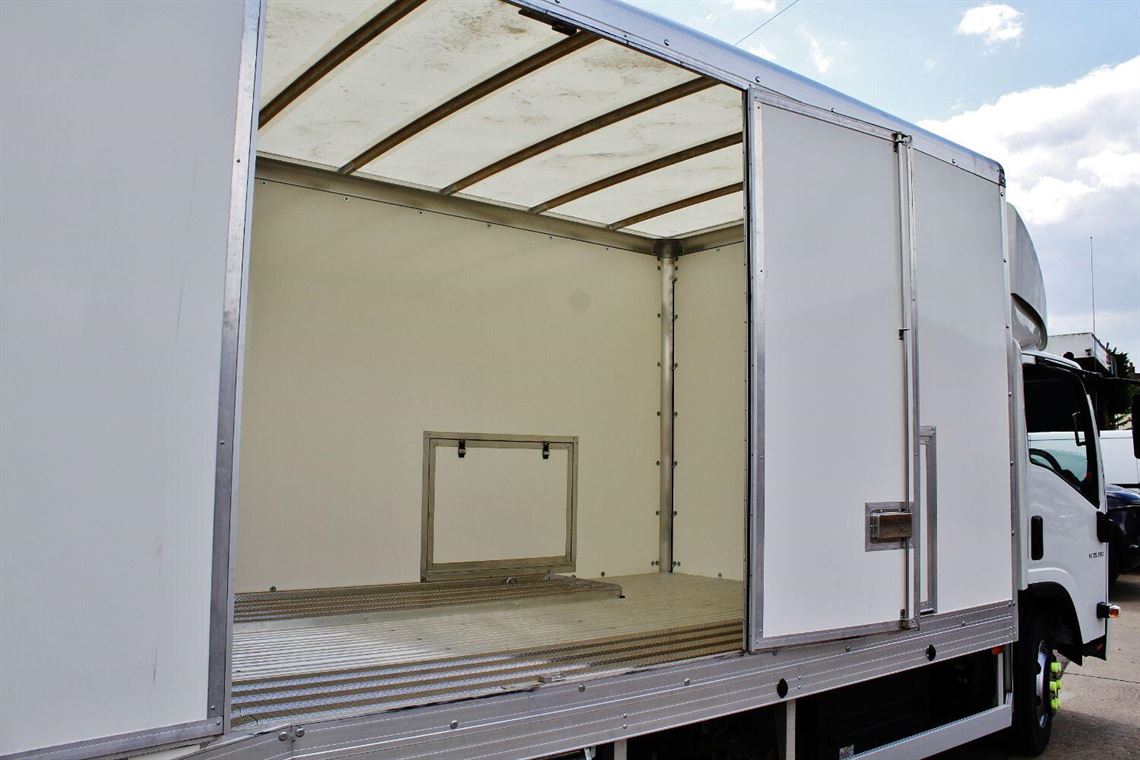 isuzu-n75190-e6-75-tone-enclosed-car-transpor