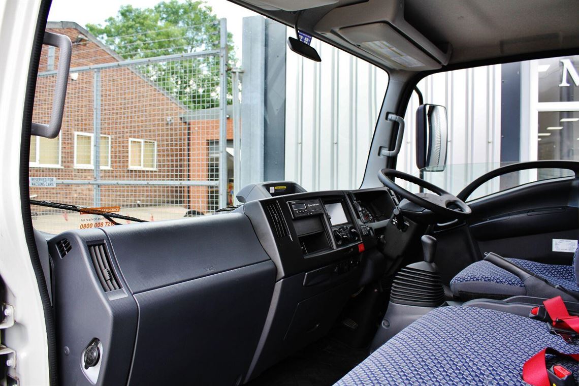 isuzu-n75190-e6-75-tone-enclosed-car-transpor