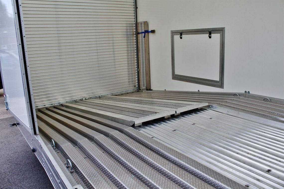 isuzu-n75190-e6-75-tone-enclosed-car-transpor