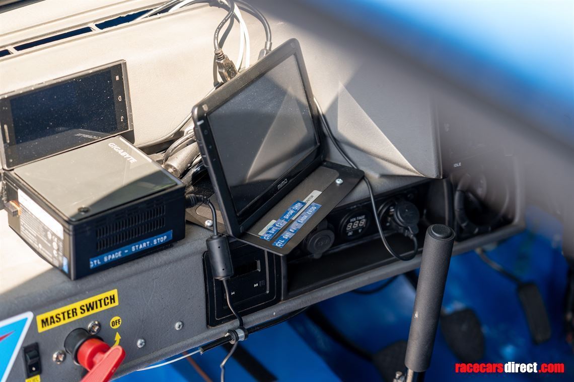 metro-6r4-replica-competition-car