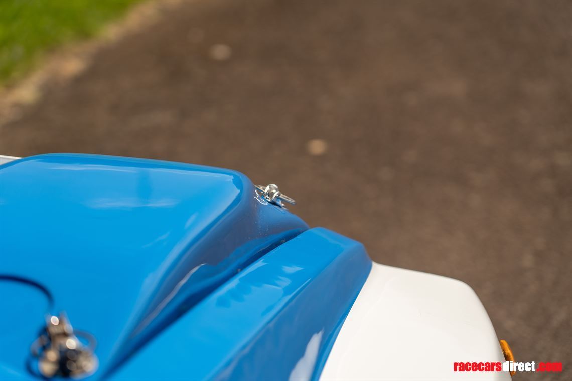 metro-6r4-replica-competition-car