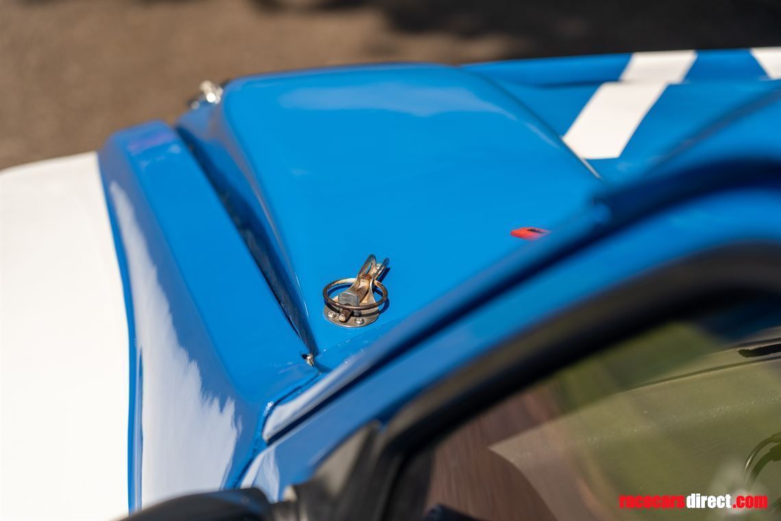 metro-6r4-replica-competition-car