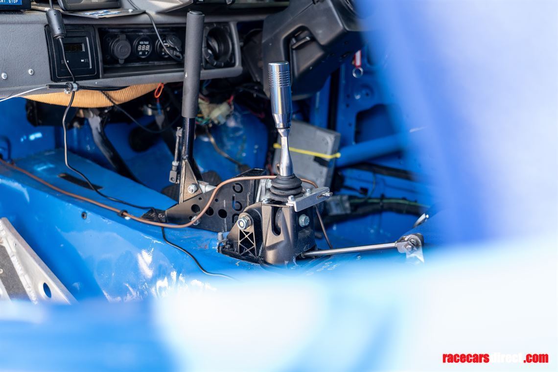 metro-6r4-replica-competition-car