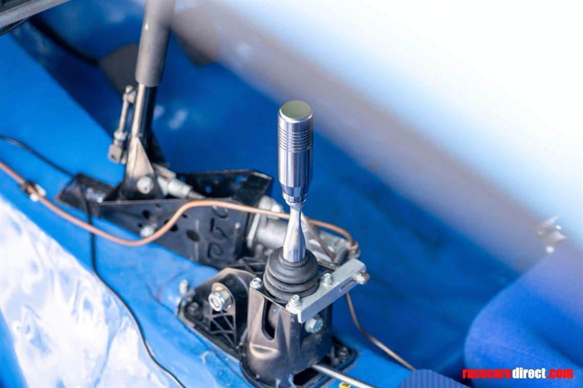 metro-6r4-replica-competition-car