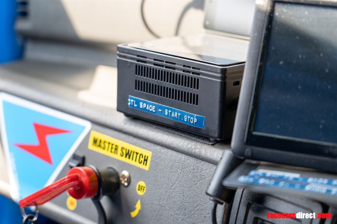 metro-6r4-replica-competition-car