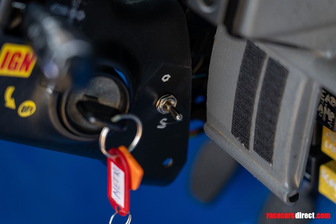 metro-6r4-replica-competition-car