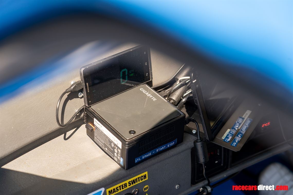 metro-6r4-replica-competition-car