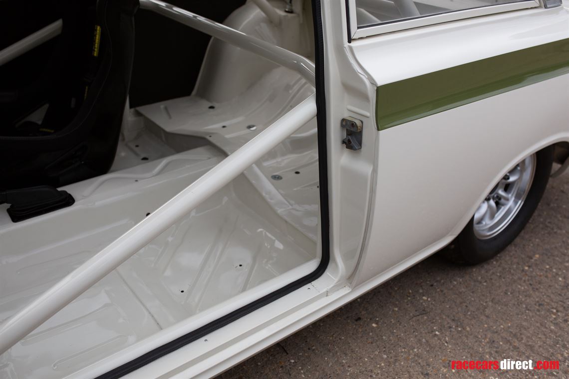 1963-ford-lotus-cortina-fia-race-car