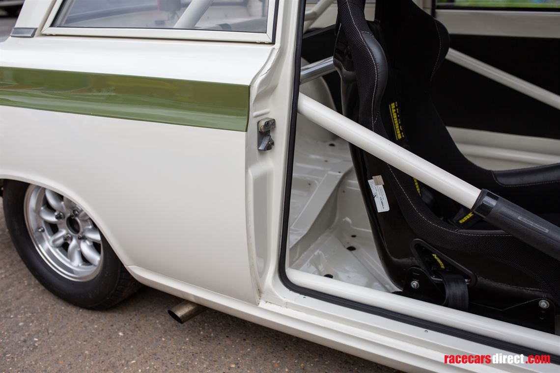 1963-ford-lotus-cortina-fia-race-car