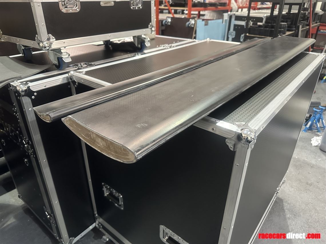 twin-element-fibreglass-rear-wing