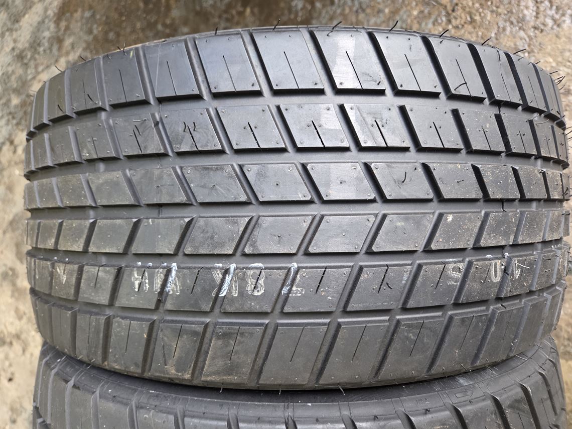 new-235-645-18-pirelli-slicks