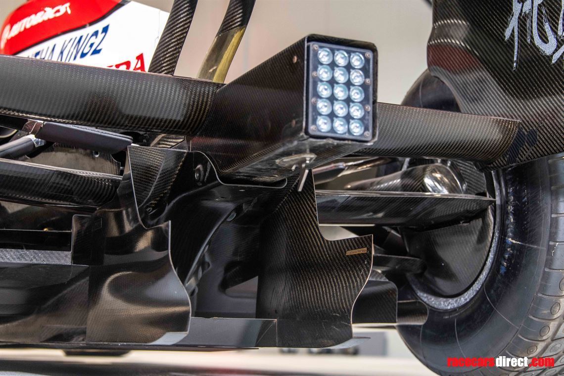 sold-f1-super-aguri-sa7-rolling-chassis