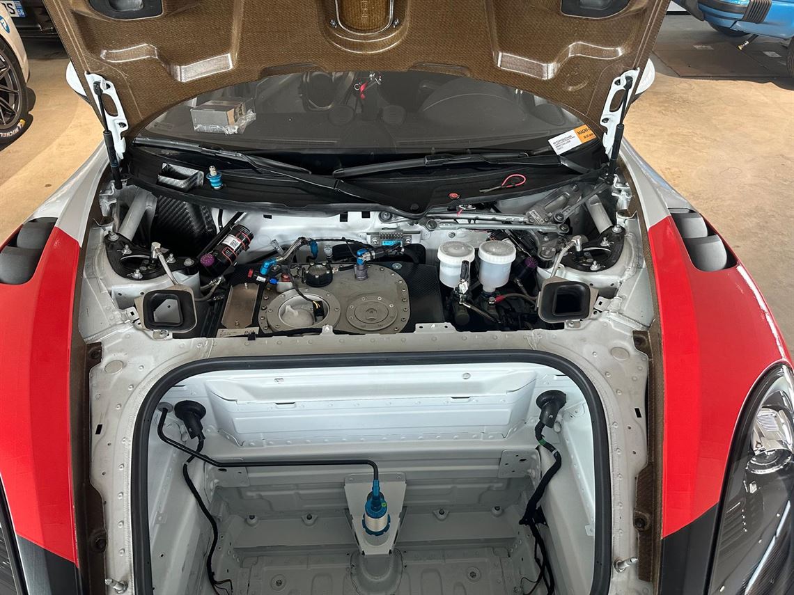 porsche-cayman-gt4-rs-982-2024