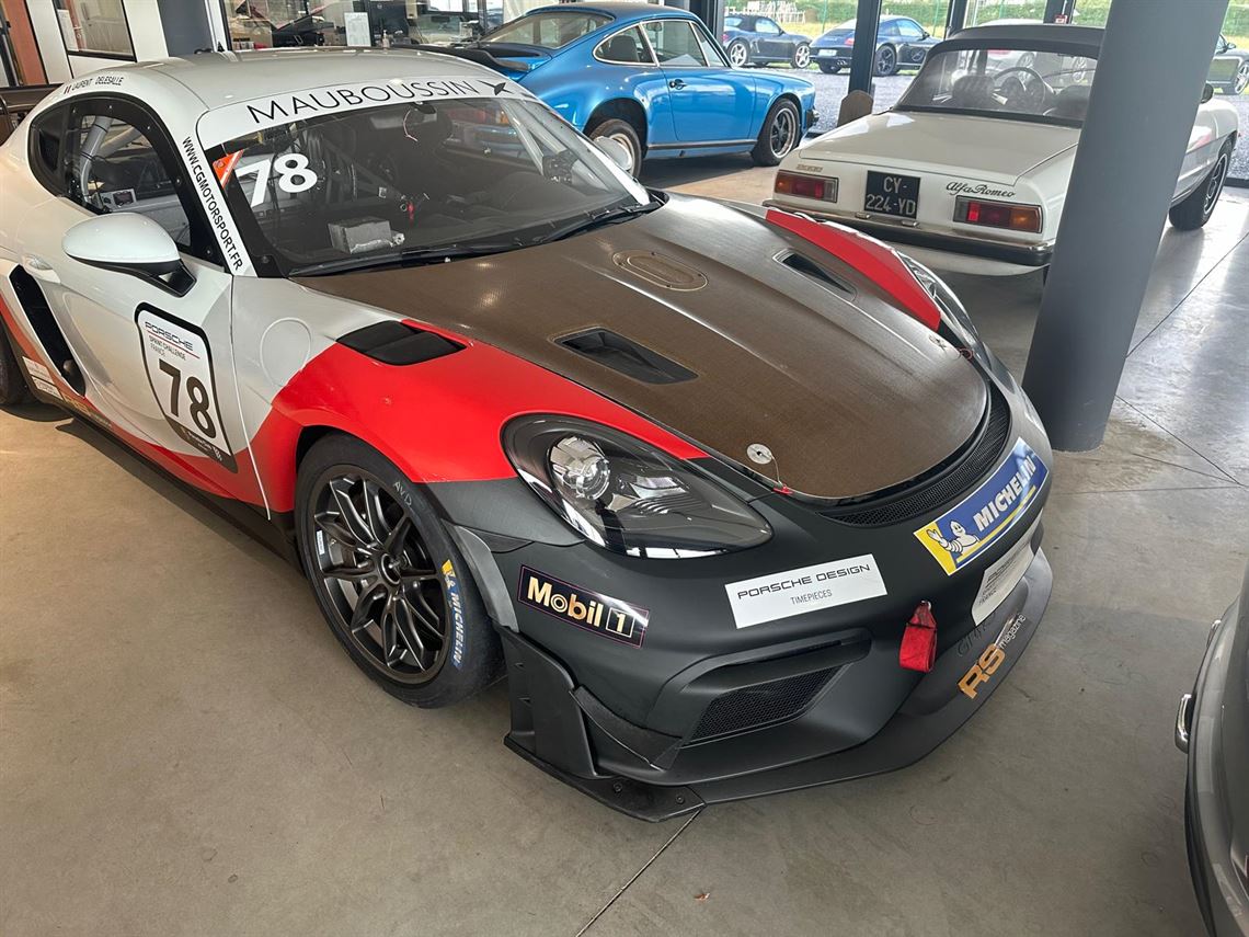 porsche-cayman-gt4-rs-982-2024