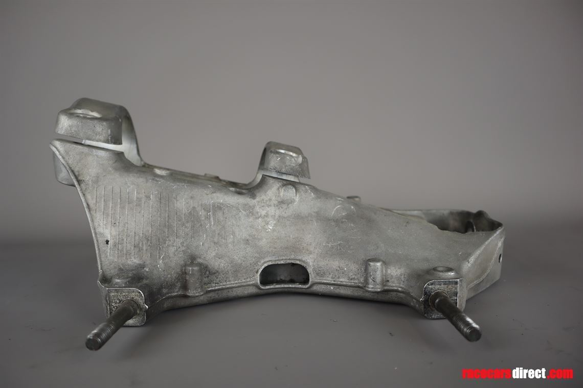 porsche-991-cup-wheel-carrier-front-axle-righ