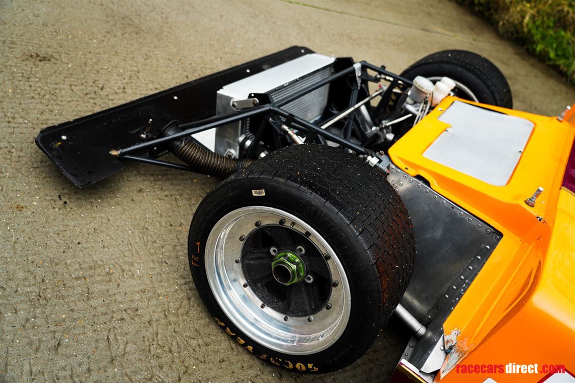 洋書 RACING car YEAR 73 洋書 Racing Car YEAR 73(Jonathan Thompson) / 古本、中古本