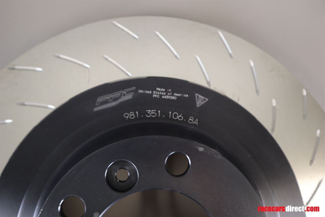 porsche-981-cayman-gt4-clubsport-brake-discs