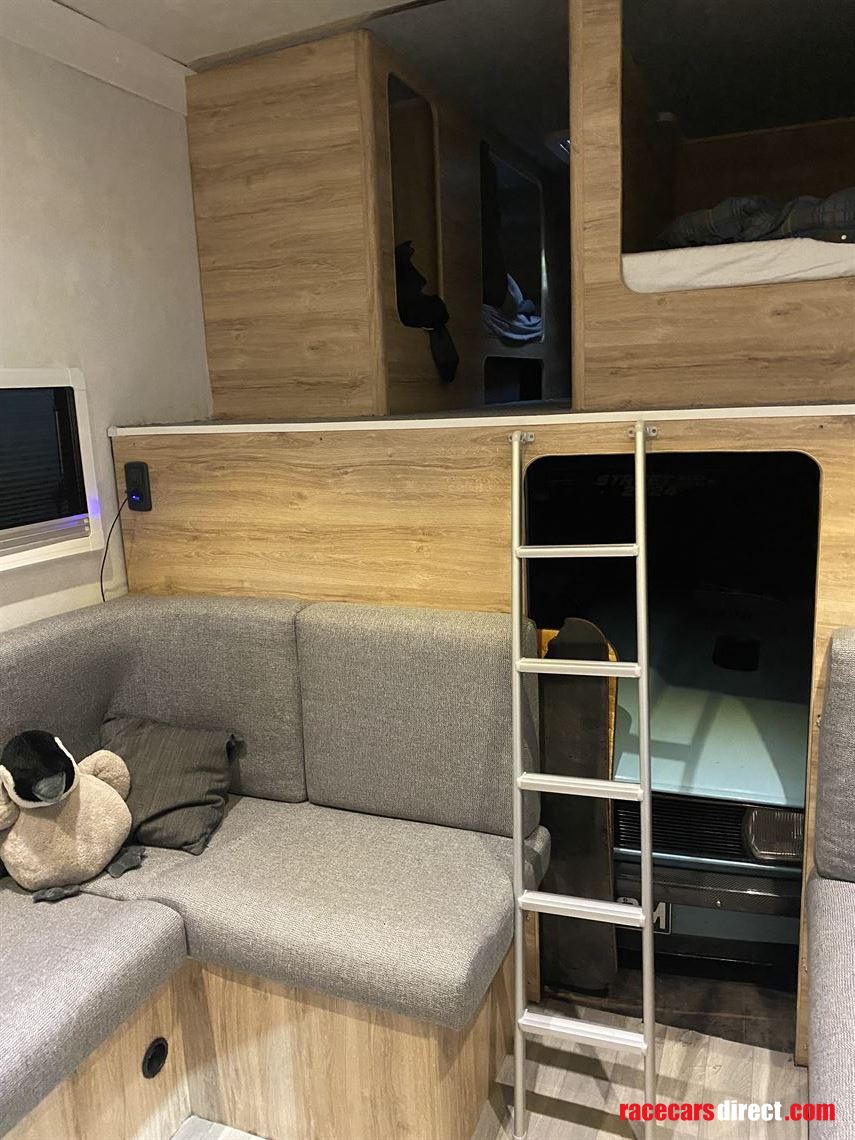 2018-mercedes-actros-1824