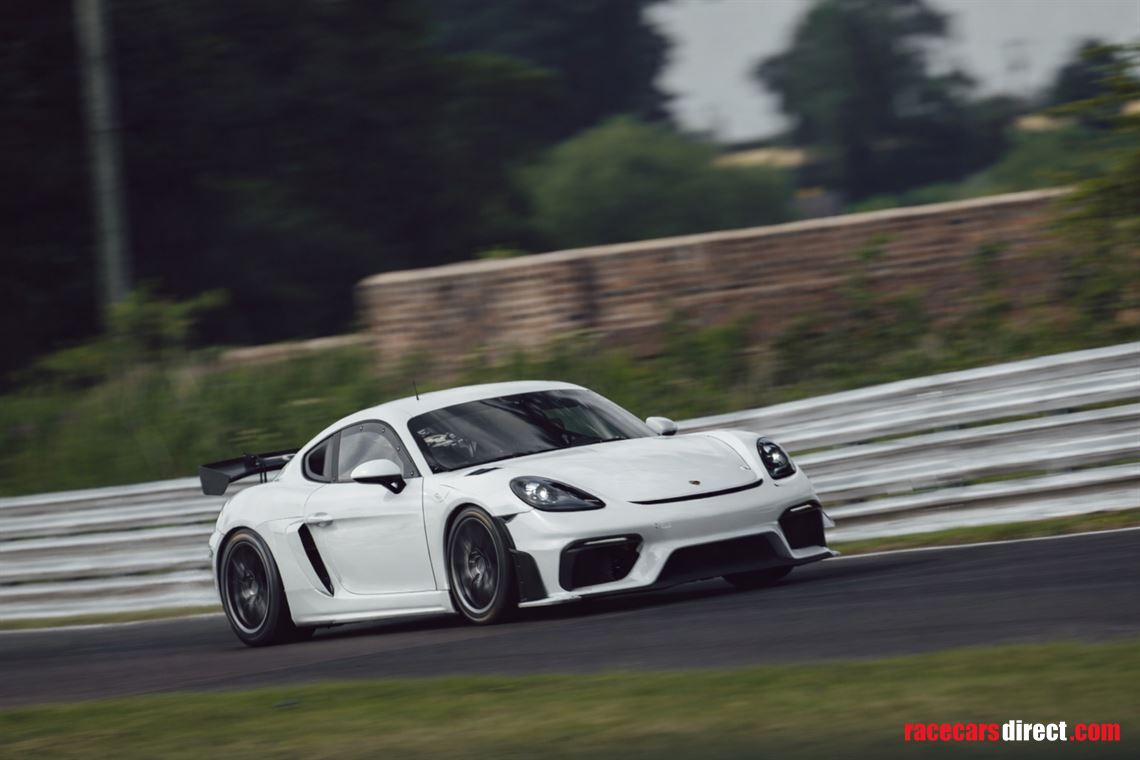 porsche-cayman-sprint-challenge-uk-drive-in-c