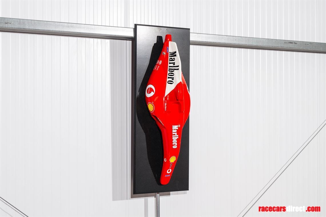 michael-schumacher-ferrari-f2002-f1-sculpture