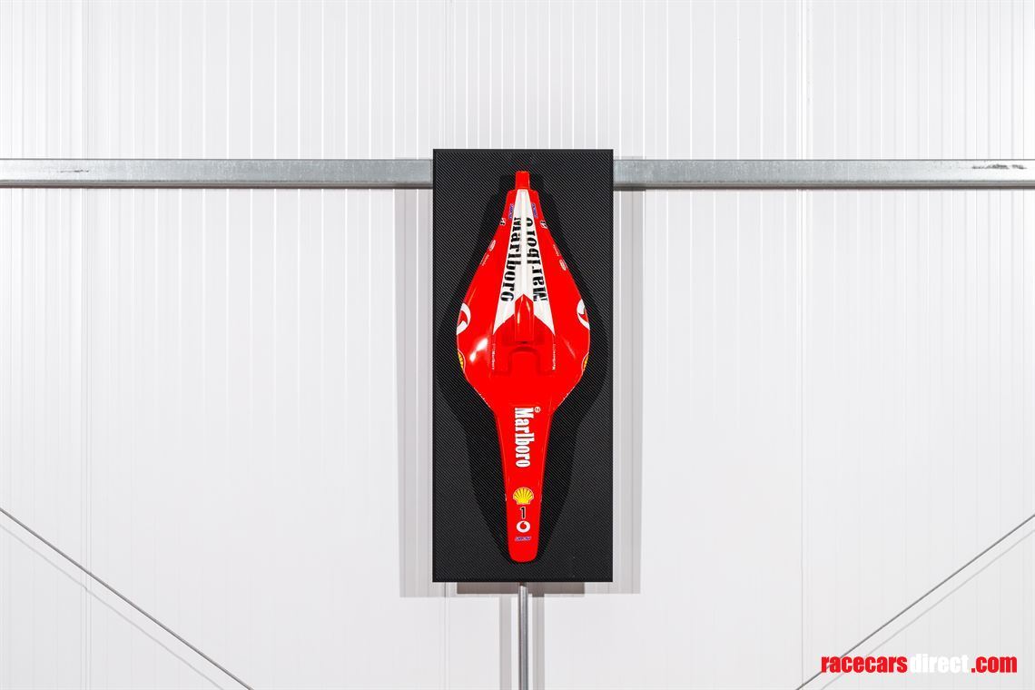 michael-schumacher-ferrari-f2002-f1-sculpture