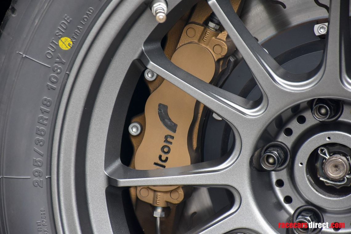 nissan-skyline-r32-gtr-race-car