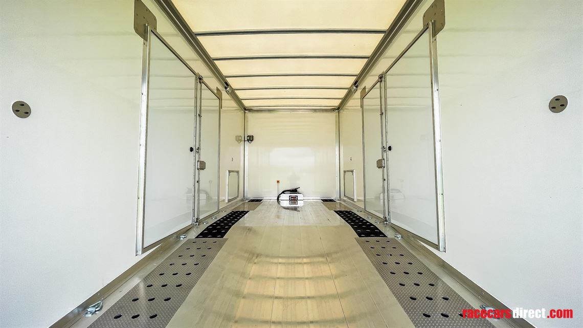 akfs-iveco-daily-7200kg-enclosed-race-car-tra