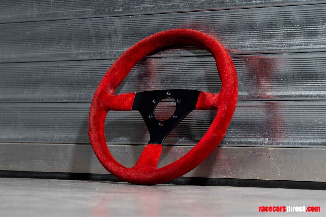 ferrari-f40lmf355-momo-steering-wheel