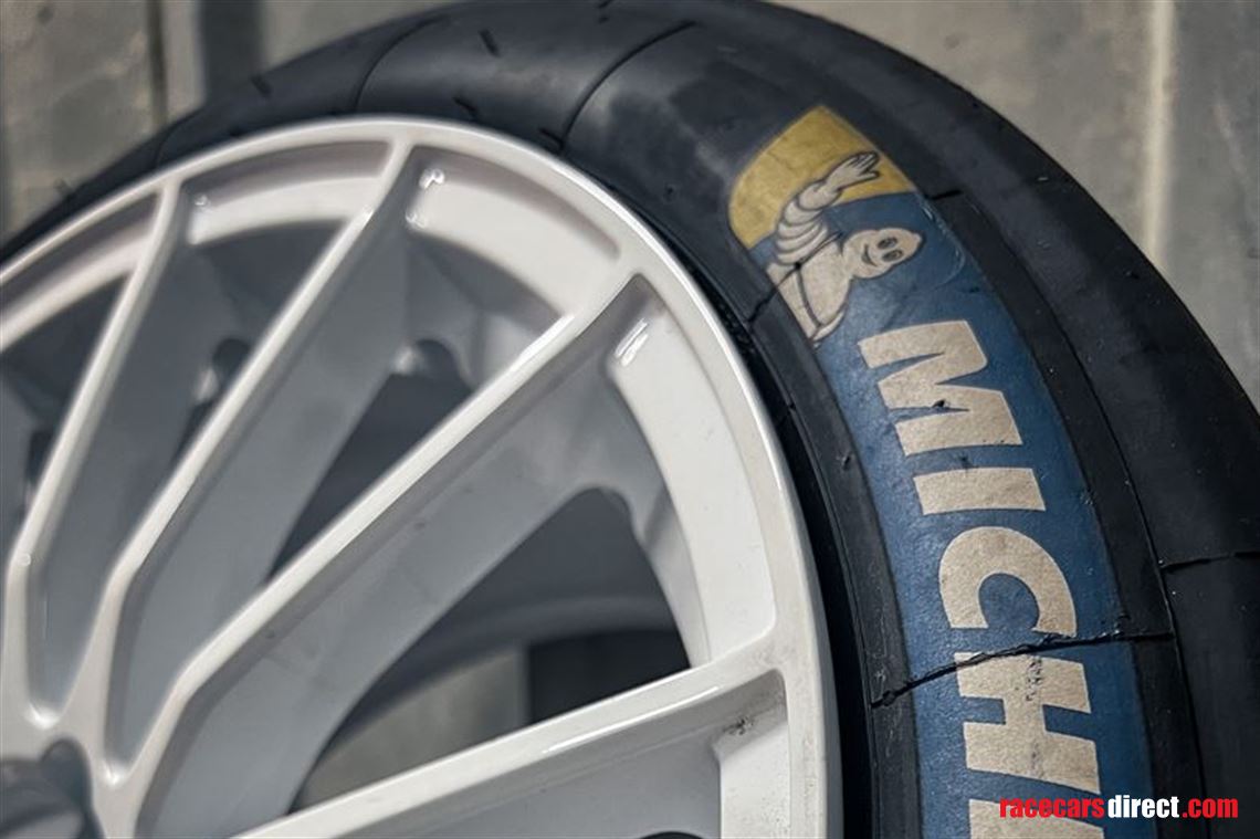 michelin-206117-slick-tyres
