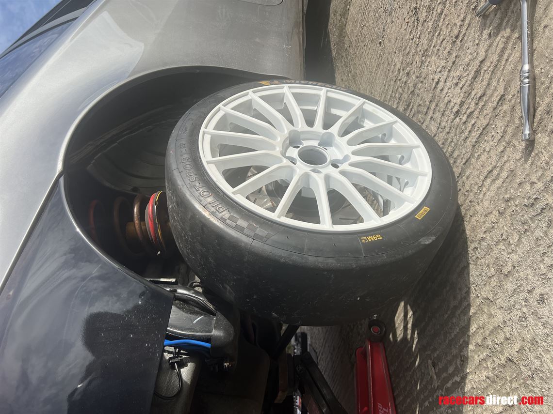 michelin-206117-slick-tyres