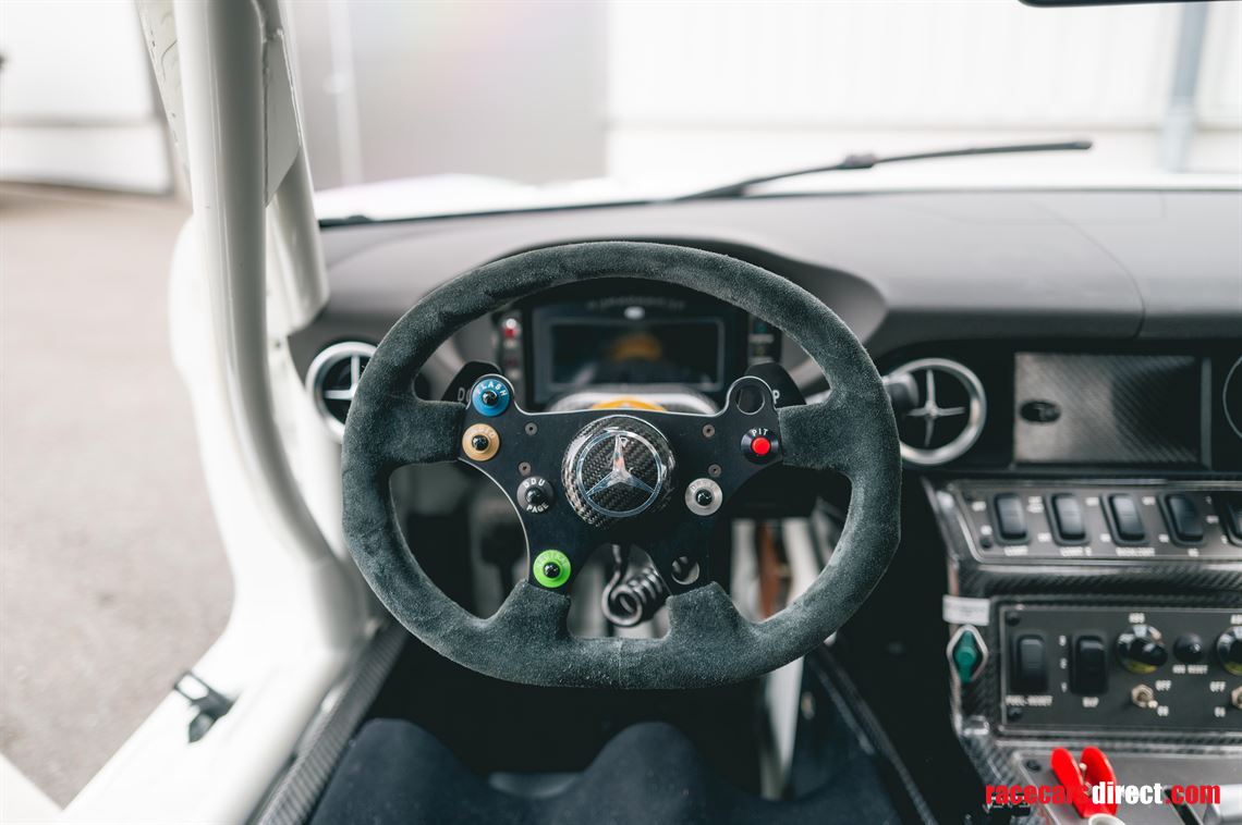 2011-mercedes-benz-sls-amg-gt3---restored