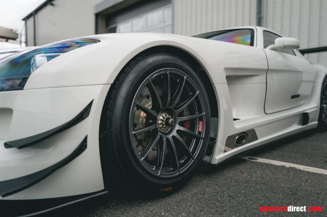 2011-mercedes-benz-sls-amg-gt3---restored