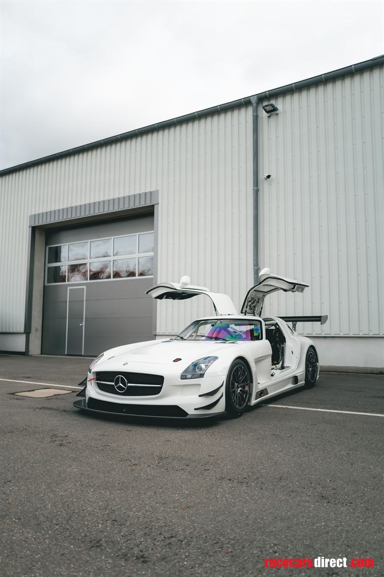 2011-mercedes-benz-sls-amg-gt3---restored