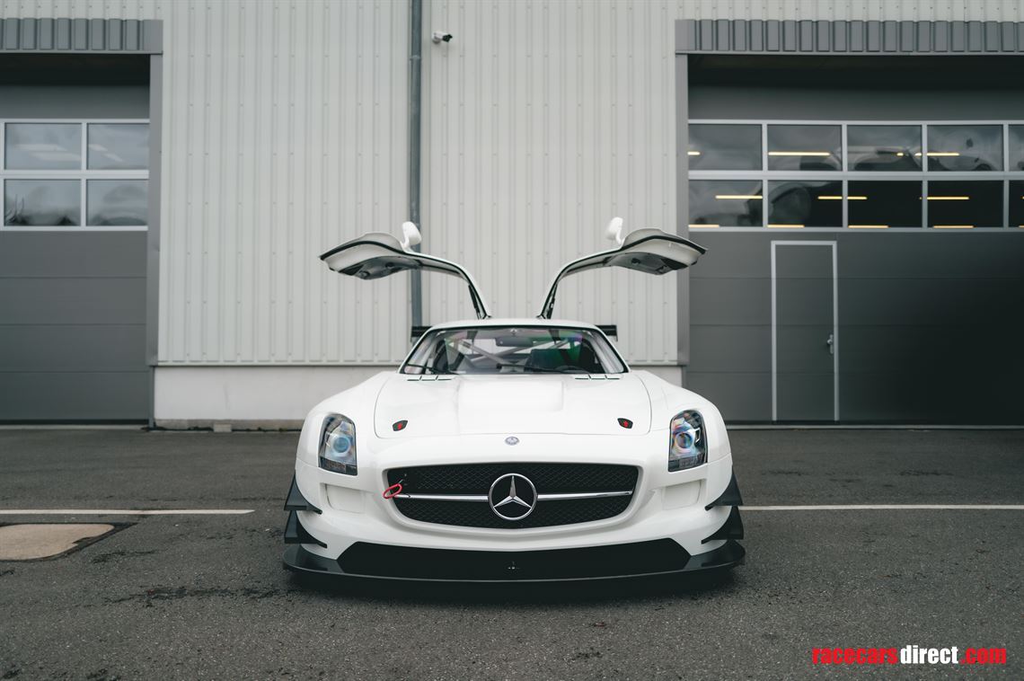 2011-mercedes-benz-sls-amg-gt3---restored