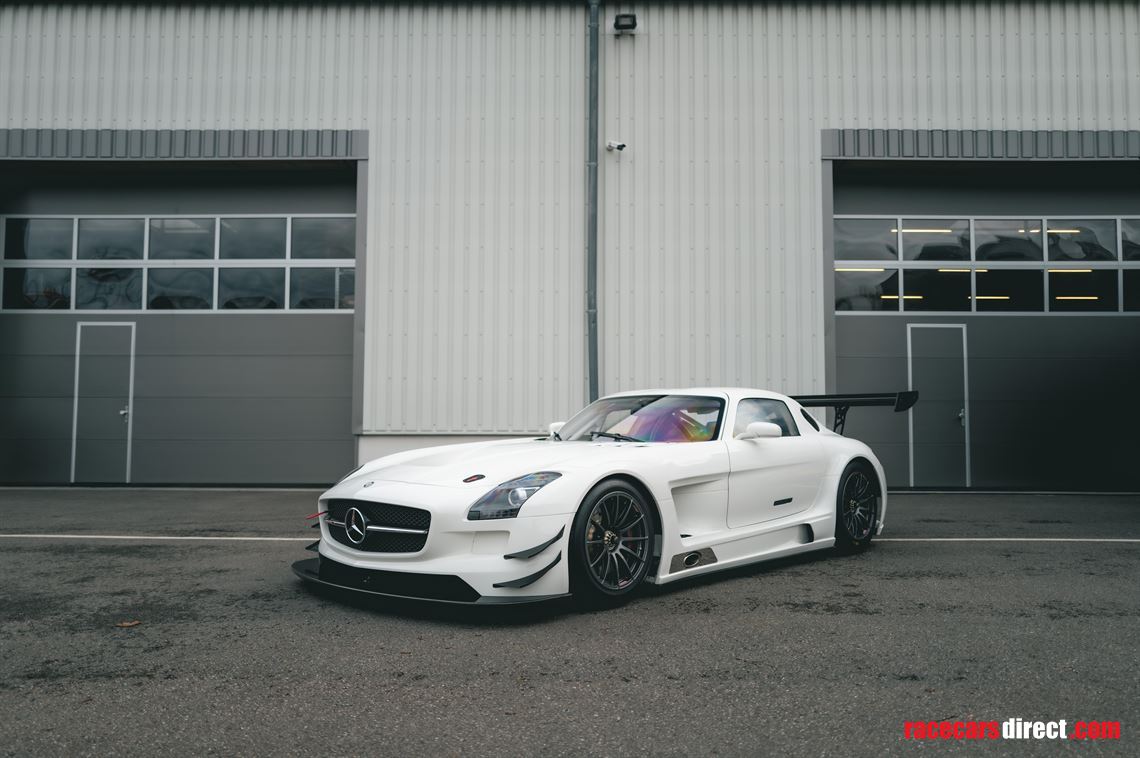 2011-mercedes-benz-sls-amg-gt3---restored