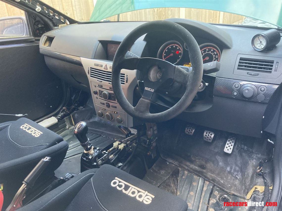 astra-vxr---2l-turbo-2006-track-day-car