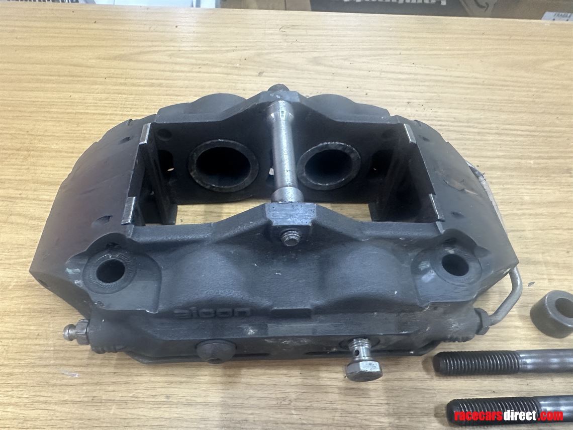 alcon-4-pot-gt-brake-callipers-ginetta-381413