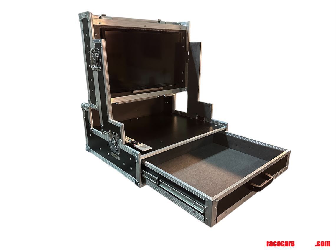 desktop-data-case-with-24-smart-tv---vme-data