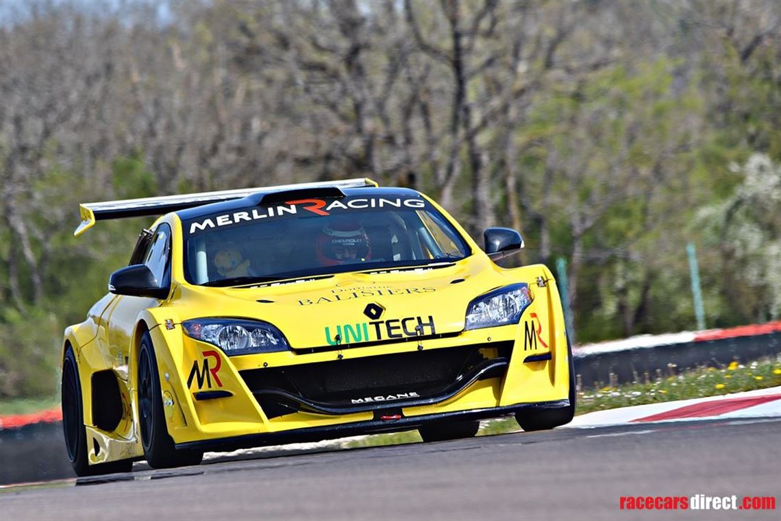 megane-trophy-v6-35
