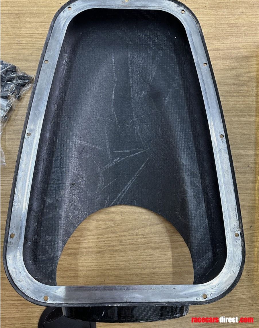 universal-throttle-body-cold-air-intake-carbo