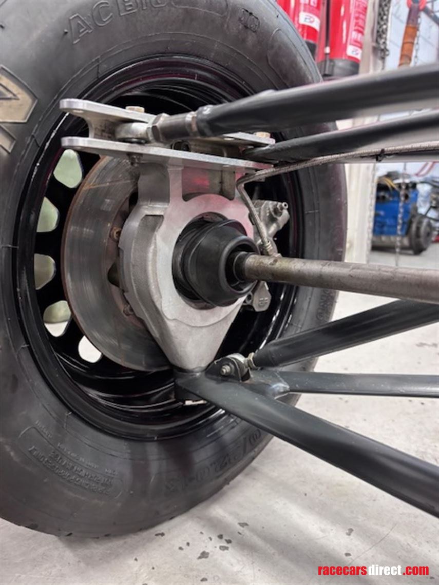 festival-winning-formula-ford-medina-sport-jl