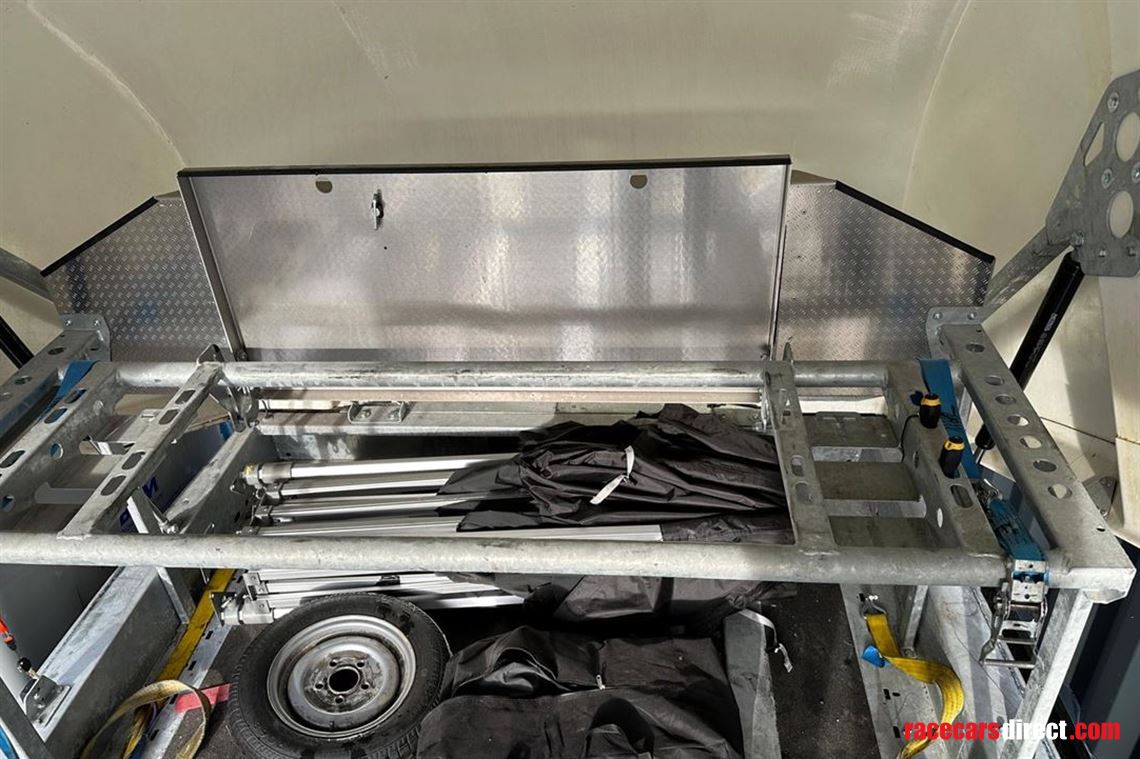 brian-james-300-race-trailer